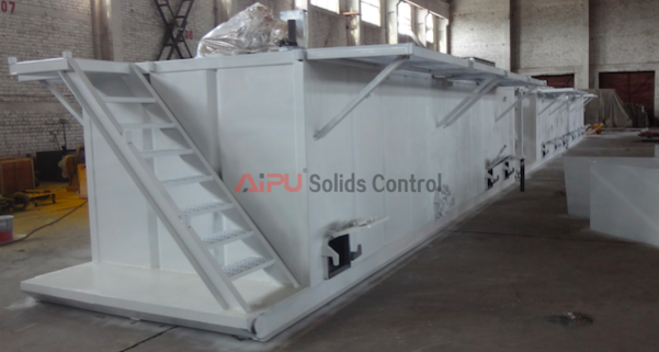 Mud tank system in solids control for well drilling