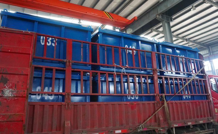 Cuttings boxes for offshore drilling
