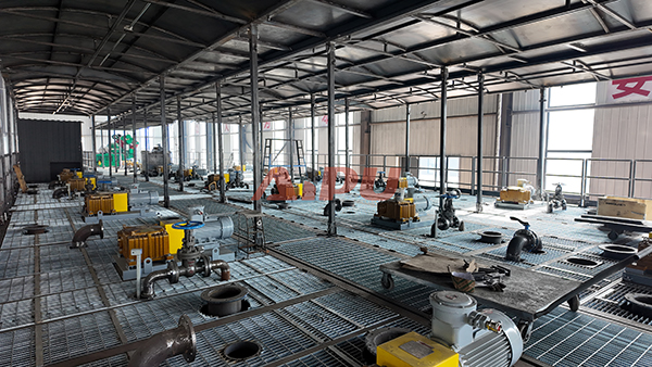 Install a mud agitator every 3 meters