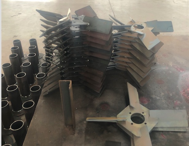 Solids control agitator