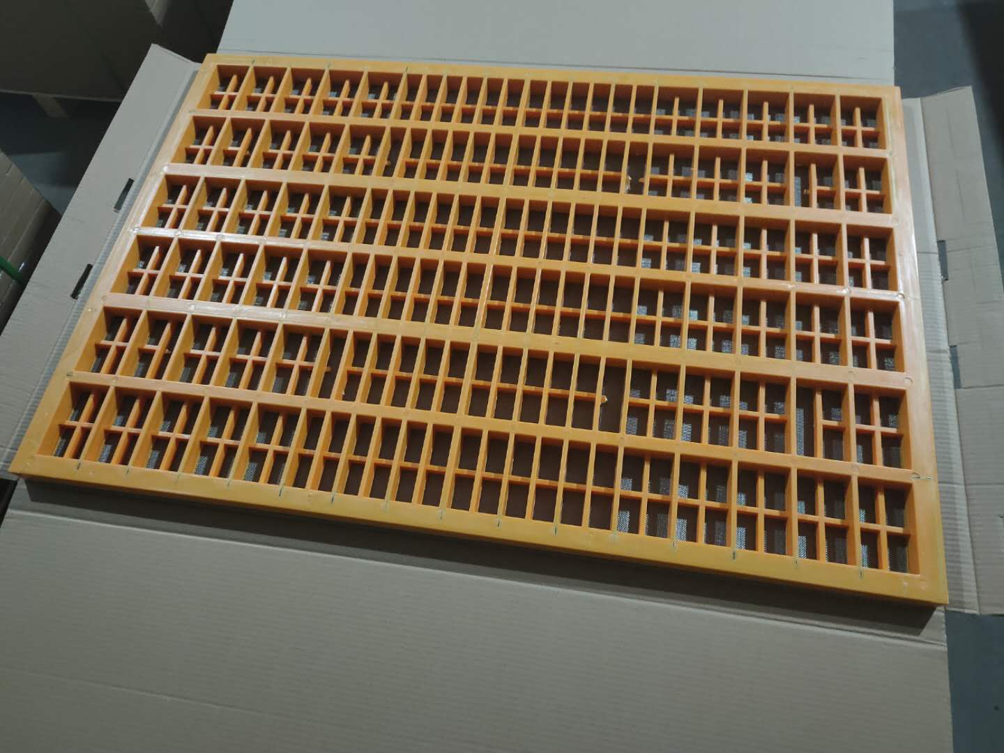 Shale shaker screen delivery